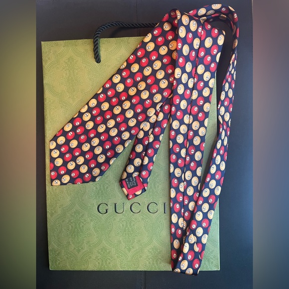 Authentic Gucci tie - Picture 1 of 7